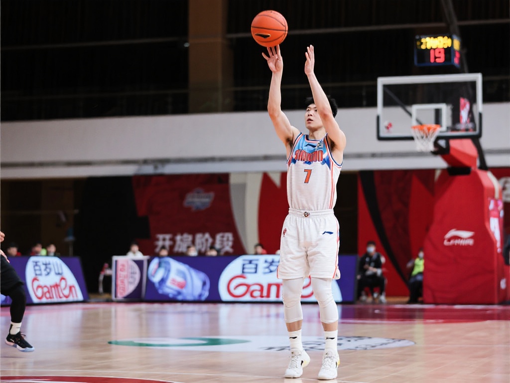 郑思维／黄雅琼勇夺羽毛球混双奥运金牌！